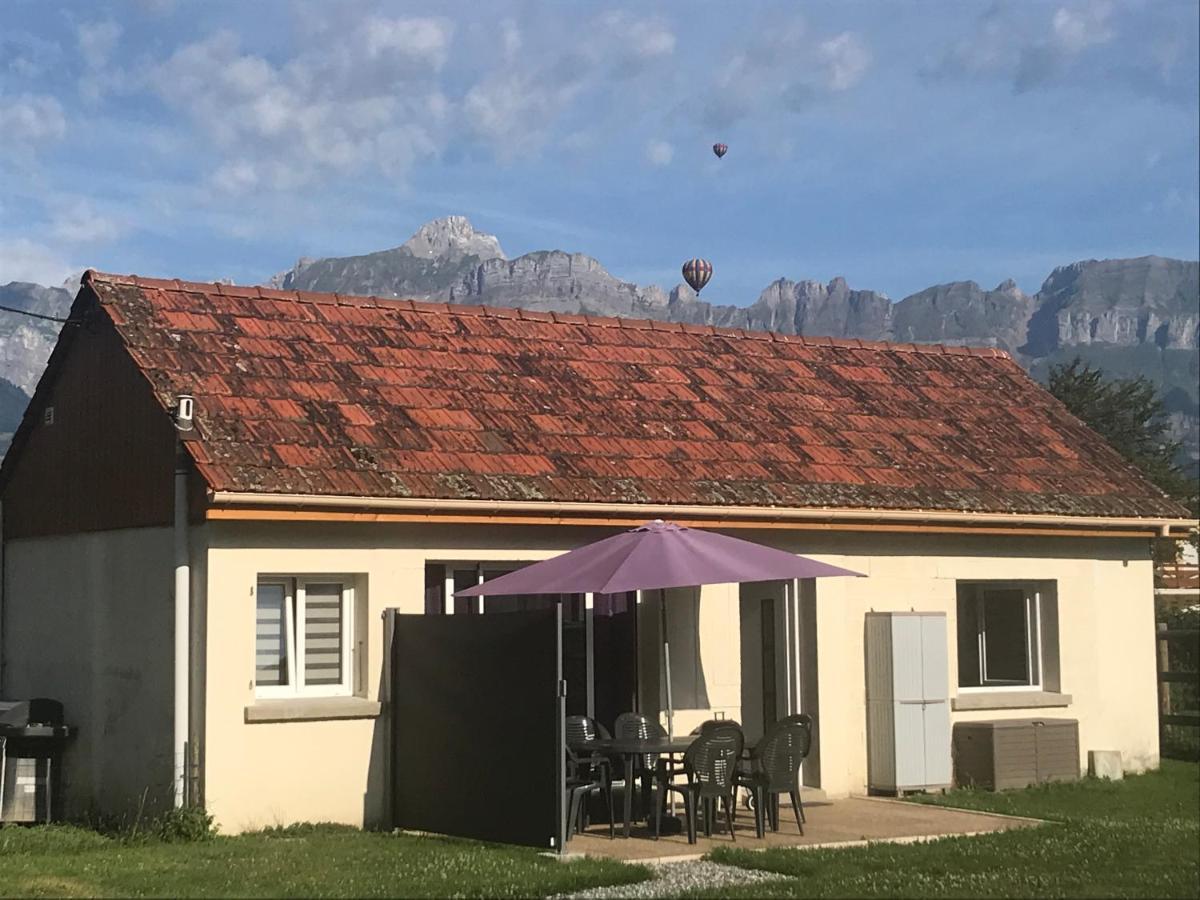 Maisonnette Entre Lac De Passy Et Montagnes Domancy Exterior photo